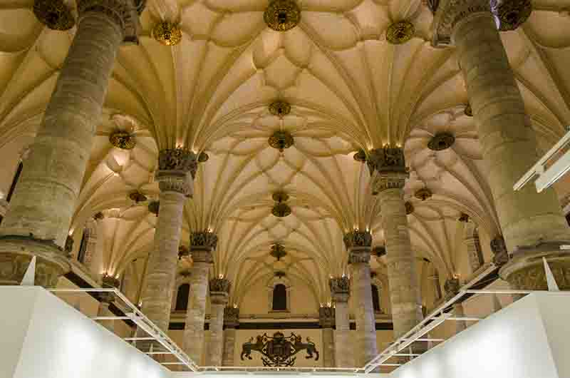 Zaragoza 052 - La Lonja.jpg